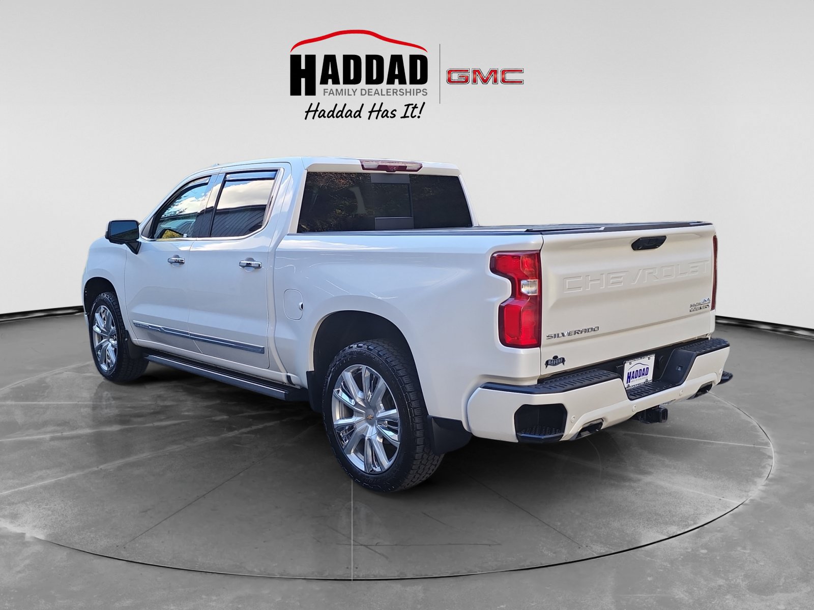 Used 2023 Chevrolet Silverado 1500 High Country AWD/4WD image 3