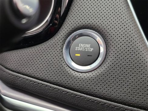 New 2025 Cadillac XT5 Luxury image 29