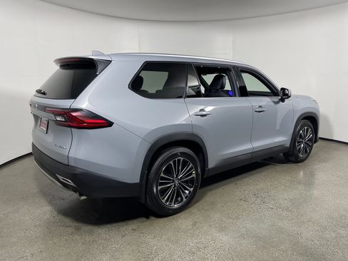 New 2026 Toyota Grand Highlander AWD Hybrid image 3