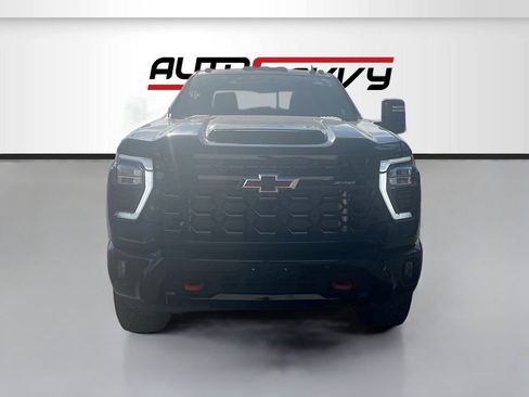 Used 2025 Chevrolet Silverado 2500 ZR2 w/ Technology Package AWD/4WD image 2
