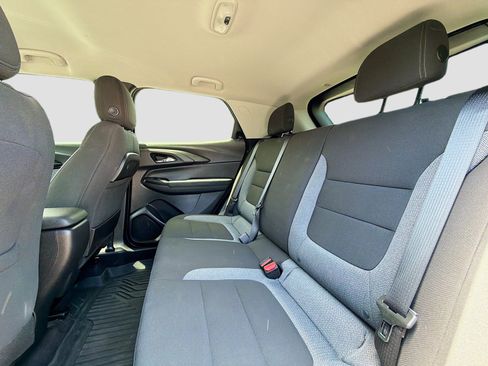Used 2021 Chevrolet TrailBlazer LS FWD image 14