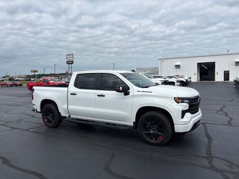 Used 2024 Chevrolet Silverado 1500 RST w/ Redline Edition AWD/4WD image 8