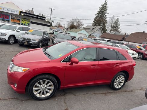 Used 2010 Toyota Venza image 3