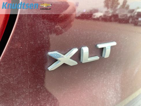 Used 2019 Ford Explorer XLT w/ Equipment Group 202A AWD/4WD image 10