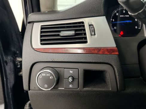 Used 2007 Cadillac Escalade AWD w/ Information Package image 18