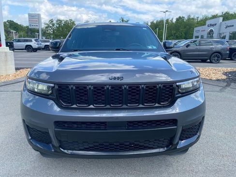 Used 2023 Jeep Grand Cherokee L Laredo AWD/4WD image 8