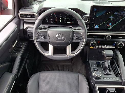 Used 2025 Toyota 4Runner Limited AWD/4WD image 2