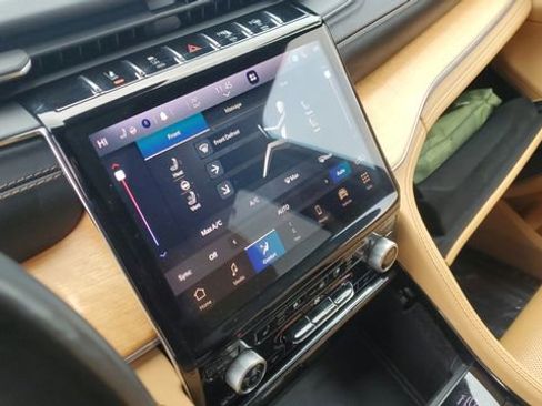 Certified 2021 Jeep Grand Cherokee L Summit image 18