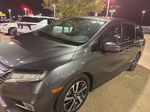 Used 2020 Honda Odyssey Elite image 3