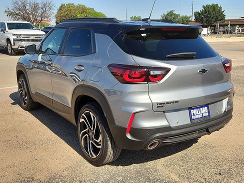 Used 2025 Chevrolet TrailBlazer RS w/ Convenience Package AWD/4WD image 2