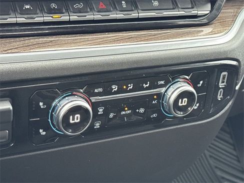 Used 2025 GMC Sierra 1500 Elevation image 19