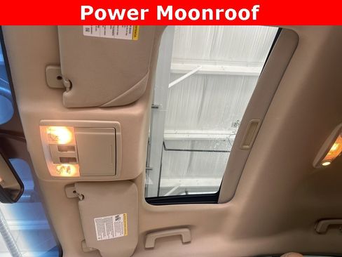 Used 2017 Ford Taurus SEL w/ Equipment Group 201A image 3