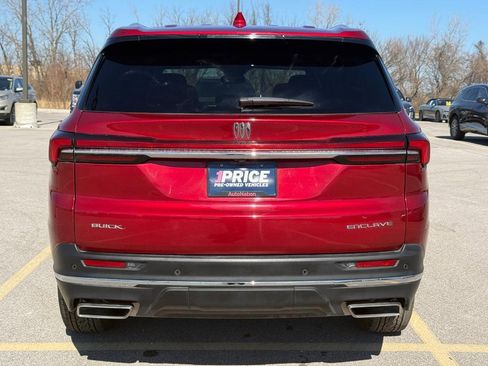 Used 2025 Buick Enclave Preferred image 4