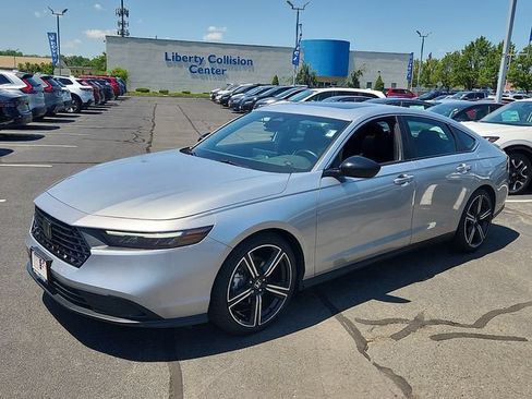 Used 2024 Honda Accord Sport image 3
