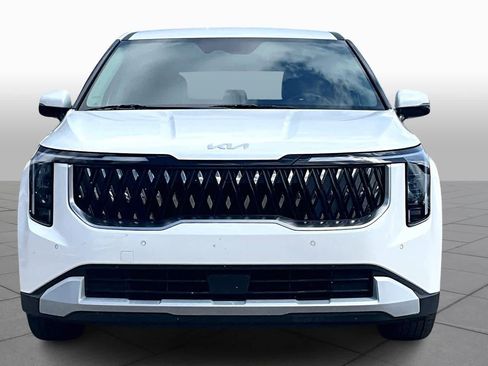 Used 2025 Kia Carnival image 4