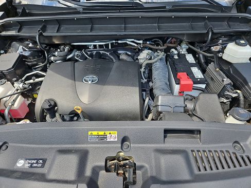 Used 2022 Toyota Highlander XLE image 32