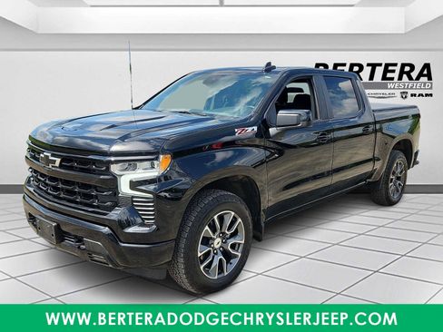 Used 2024 Chevrolet Silverado 1500 RST w/ Z71 Off-Road Package AWD/4WD image 3