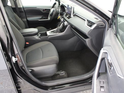 Used 2023 Toyota RAV4 LE FWD image 32
