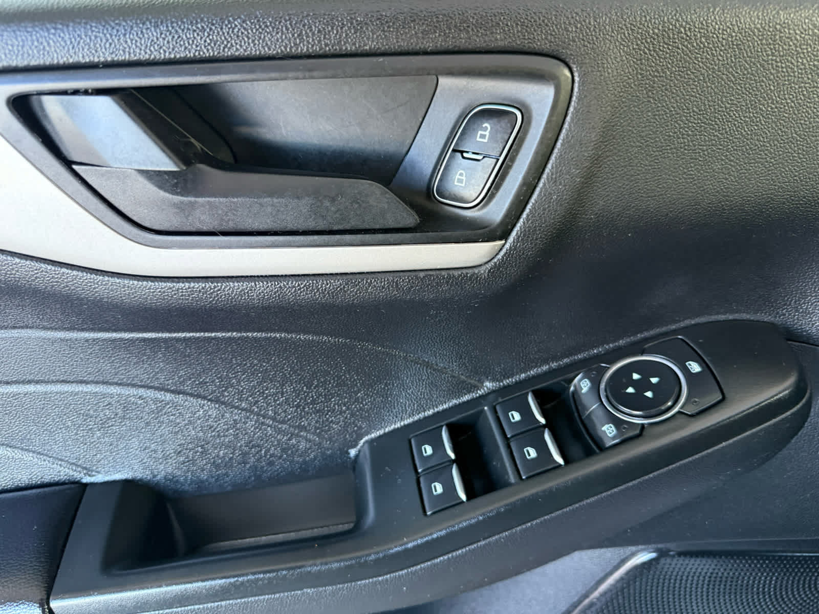 Used 2022 Ford Escape SE w/ Cold Weather Package FWD image 12