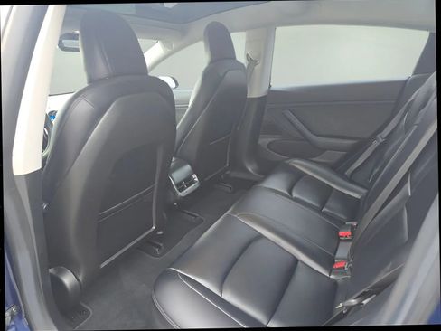 Used 2018 Tesla Model 3 Long Range image 11