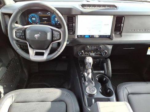 New 2025 Ford Bronco Badlands image 12