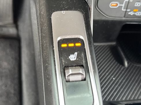 Used 2025 Kia Sorento S image 24