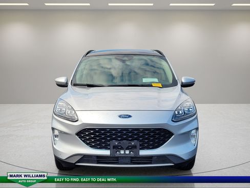 Certified 2020 Ford Escape Titanium AWD/4WD image 9