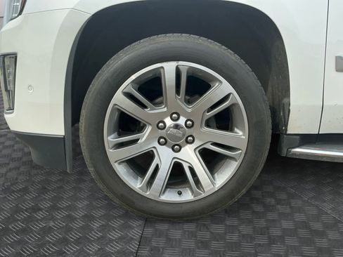 Used 2017 Cadillac Escalade Premium Luxury AWD/4WD image 14