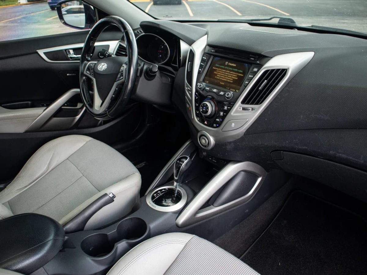 Used 2013 Hyundai Veloster w/ Style Pkg FWD image 15