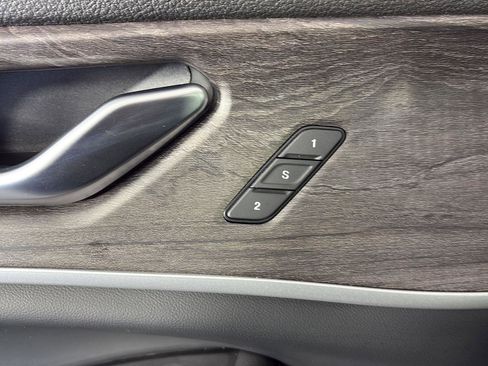 Used 2023 Jeep Grand Cherokee Limited w/ Luxury Tech Group II image 27