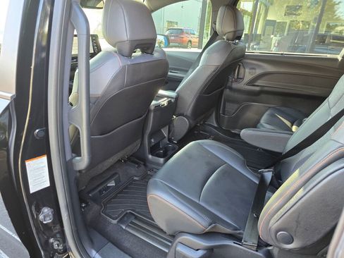 Used 2022 Toyota Sienna XSE image 12