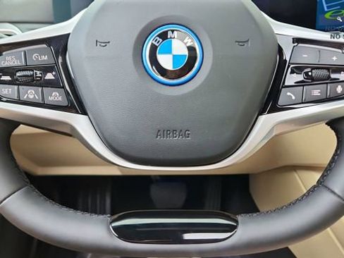 Used 2025 BMW i4 eDrive40 w/ Premium Package RWD image 41