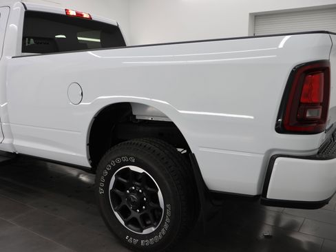 Used 2025 RAM 2500 Big Horn AWD/4WD image 35