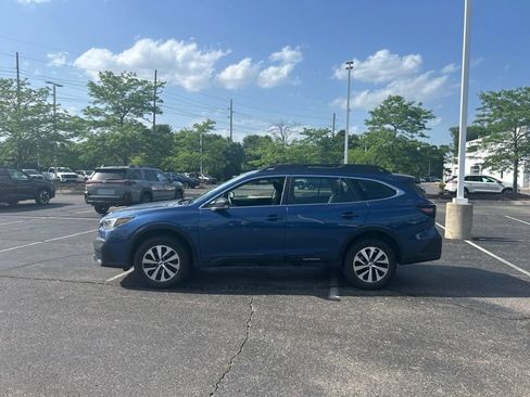 Certified 2022 Subaru Outback AWD/4WD image 2