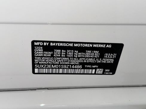 Certified 2025 BMW X7 xDrive40i w/ M Sport Package image 38