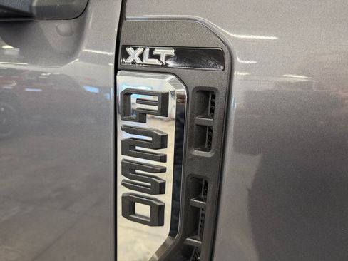 Used 2023 Ford F250 XLT w/ FX4 Off-Road Package AWD/4WD image 29
