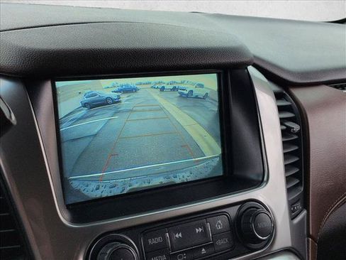 Used 2018 Chevrolet Tahoe Premier RWD image 12