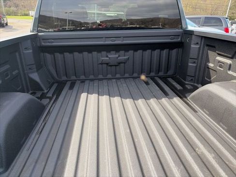 Used 2026 Chevrolet Silverado 1500 Custom Trail Boss w/ Turbomax Blackout Package AWD/4WD image 9