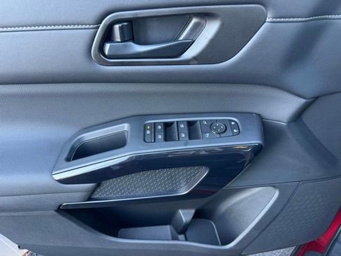 New 2026 Nissan Pathfinder SV image 12