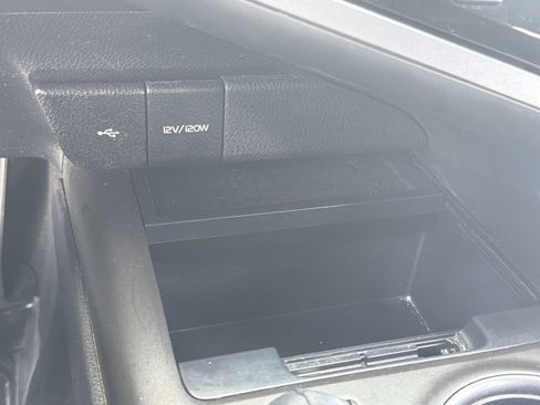 Used 2024 Toyota Camry SE w/ Convenience Package image 7