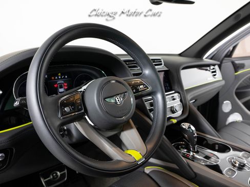 Used 2023 Bentley Bentayga Extended Wheelbase image 29