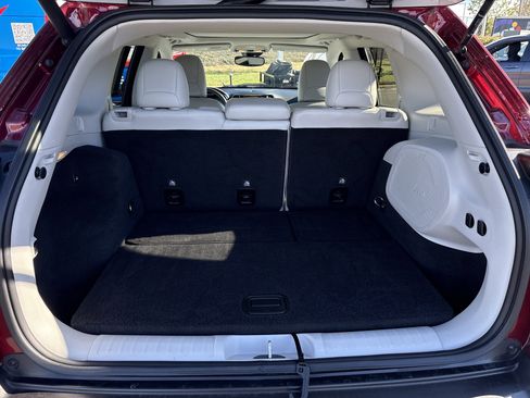 Certified 2021 Jeep Cherokee Limited w/ Elite Package image 35