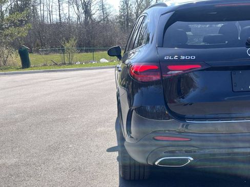 Used 2025 Mercedes-Benz GLC 300 4MATIC image 17