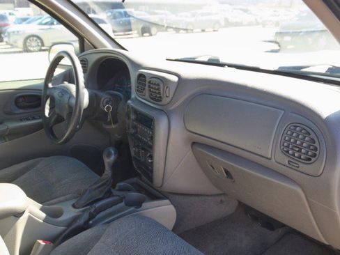 Used 2004 Chevrolet TrailBlazer LS w/ LS Preferred Equipment Group image 26