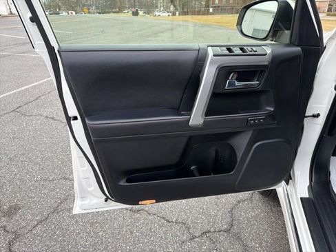 Used 2023 Toyota 4Runner Limited image 10