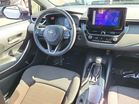 Used 2024 Toyota Corolla SE w/ SE Package FWD image 12