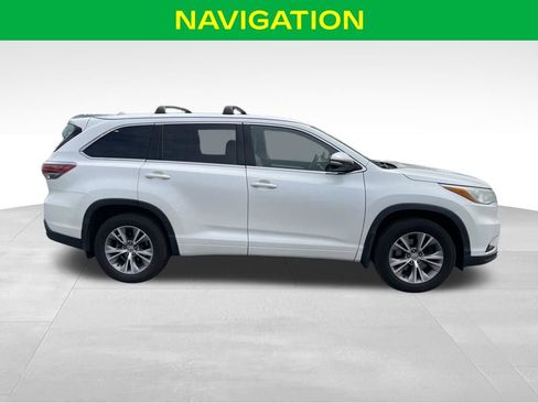 Used 2015 Toyota Highlander XLE AWD/4WD image 6