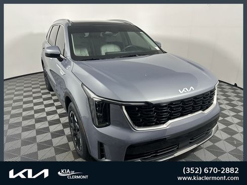 Certified 2025 Kia Sorento S w/ Panoramic Sunroof Package FWD image 1