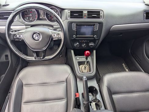 Used 2017 Volkswagen Jetta SE FWD image 30