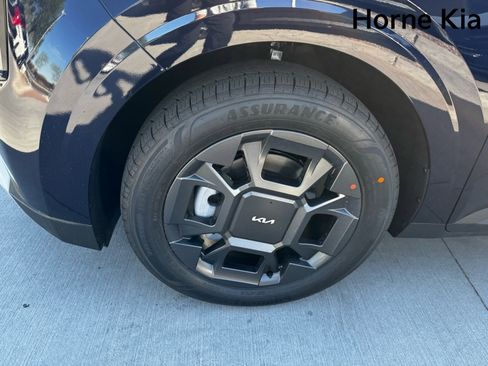 New 2026 Kia Carnival EX image 8